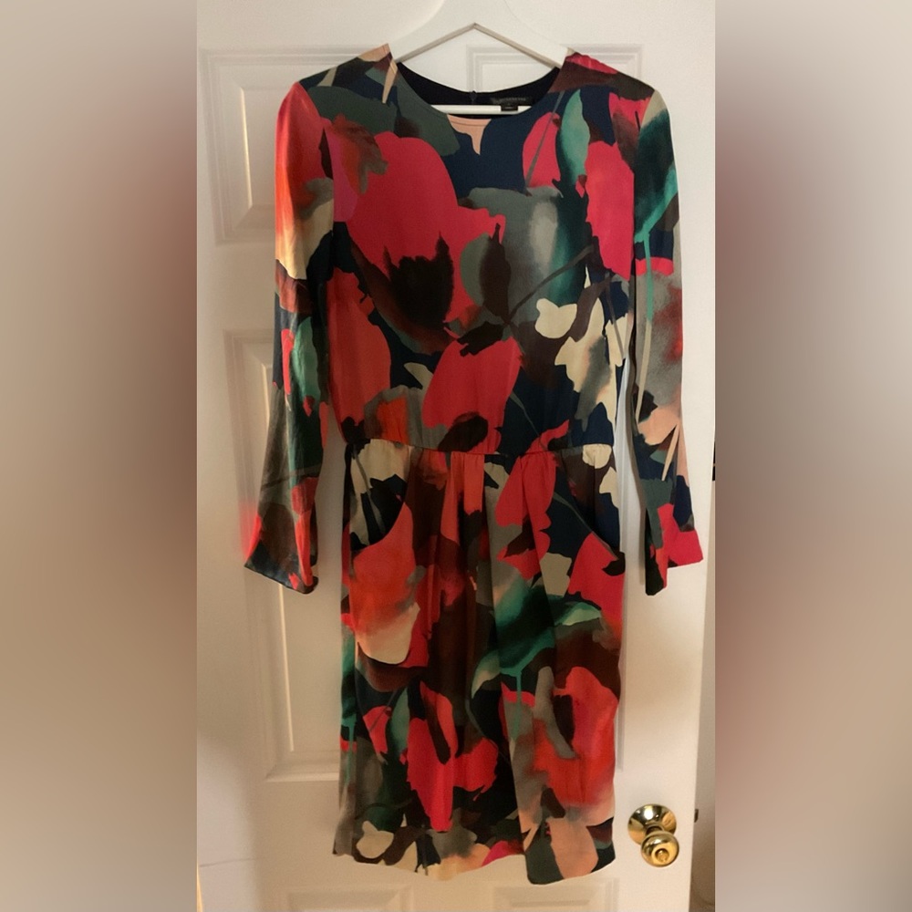 St. John silk dress size 4 - Picture 2 of 4